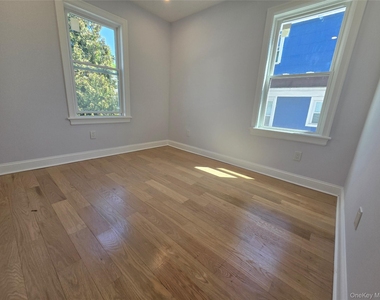 965 Main Street - Photo Thumbnail 7