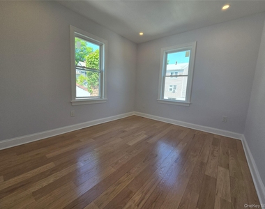 965 Main Street - Photo Thumbnail 9
