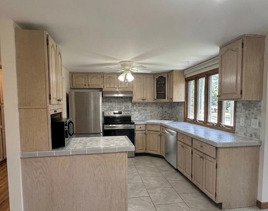 48 Eastover Drive - Photo Thumbnail 1