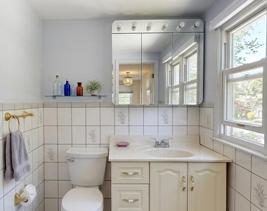 48 Eastover Drive - Photo Thumbnail 8