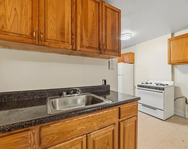 158 Willow Street - Photo Thumbnail 2