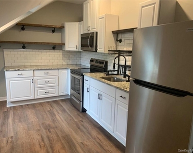 78 Duncan Avenue - Photo Thumbnail 6