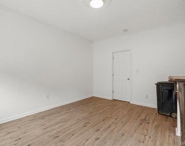 411 Liberty Street - Photo Thumbnail 3