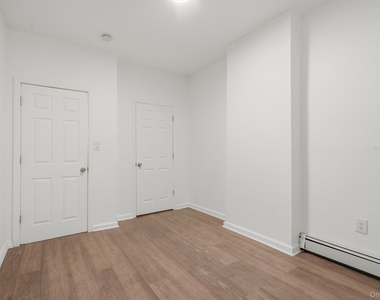 411 Liberty Street - Photo Thumbnail 17