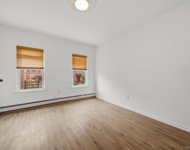 411 Liberty Street - Photo Thumbnail 7