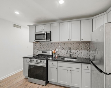 411 Liberty Street - Photo Thumbnail 9