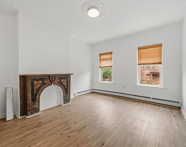 411 Liberty Street - Photo Thumbnail 5