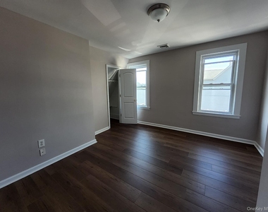 90 Hempstead Avenue - Photo Thumbnail 5
