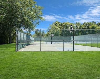 48 Pointe Cir S - Photo Thumbnail 24