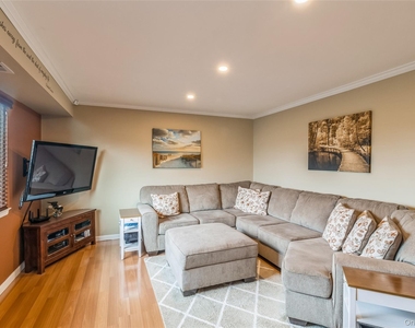 48 Pointe Cir S - Photo Thumbnail 4