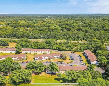 48 Pointe Cir S - Photo Thumbnail 30