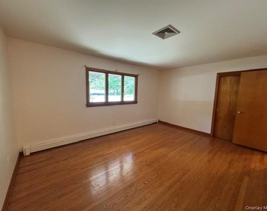 49 Chestnut Lane - Photo Thumbnail 23