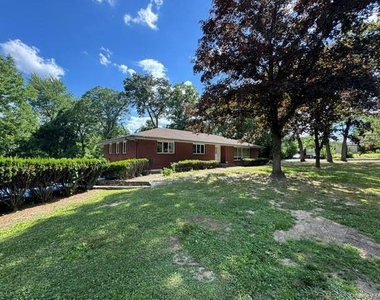 49 Chestnut Lane - Photo Thumbnail 1