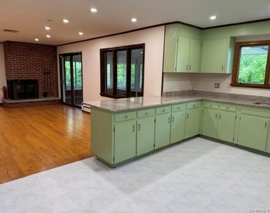 49 Chestnut Lane - Photo Thumbnail 11