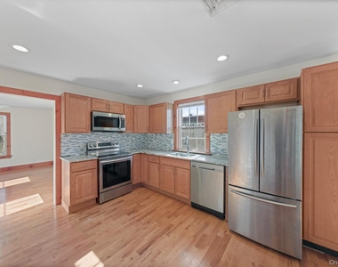 75 Albany Street - Photo Thumbnail 7