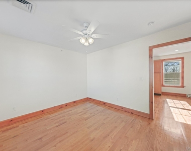 75 Albany Street - Photo Thumbnail 17