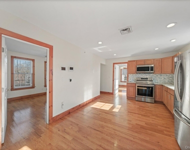 75 Albany Street - Photo Thumbnail 5
