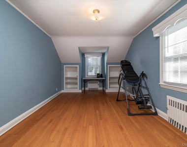 108 Muirfield Road - Photo Thumbnail 9