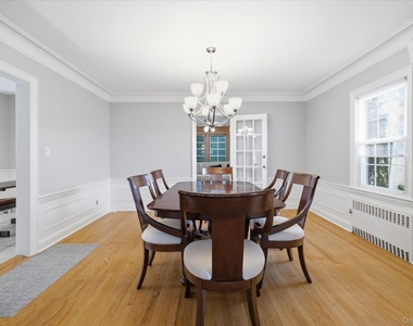 108 Muirfield Road - Photo Thumbnail 4