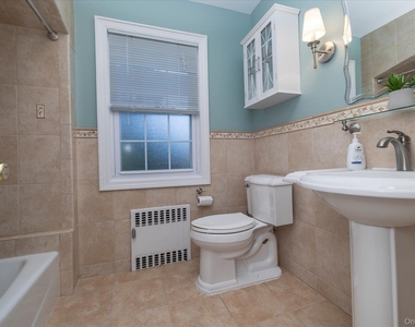 108 Muirfield Road - Photo Thumbnail 12
