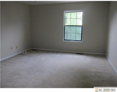 226 Blew Court - Photo Thumbnail 5