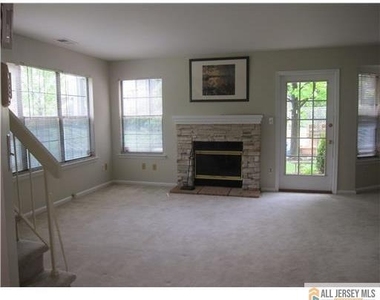 226 Blew Court - Photo Thumbnail 1