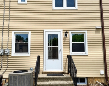 163 Rose Street - Photo Thumbnail 15