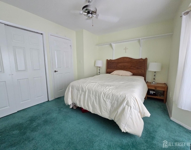 8 Glastonbury Court - Photo Thumbnail 22