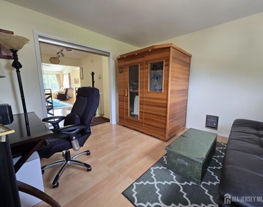 8 Glastonbury Court - Photo Thumbnail 24