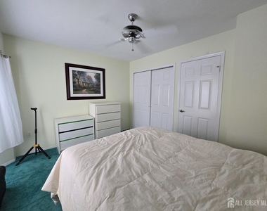 8 Glastonbury Court - Photo Thumbnail 23