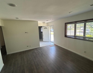 17 Raleigh Road - Photo Thumbnail 3