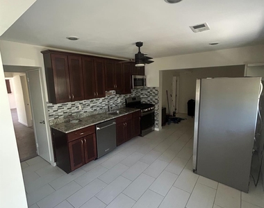 17 Raleigh Road - Photo Thumbnail 6