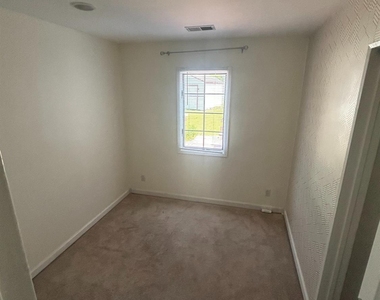 17 Raleigh Road - Photo Thumbnail 10