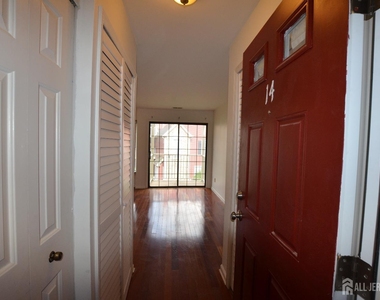 14 Lear Court - Photo Thumbnail 7