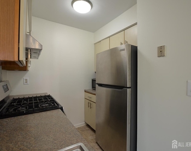 14 Lear Court - Photo Thumbnail 13