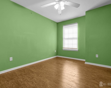 19 Delavan Court - Photo Thumbnail 28