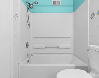 19 Delavan Court - Photo Thumbnail 20