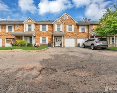 19 Delavan Court - Photo Thumbnail 3