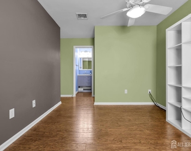 19 Delavan Court - Photo Thumbnail 22