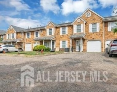 19 Delavan Court - Photo Thumbnail 34