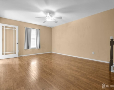 19 Delavan Court - Photo Thumbnail 17