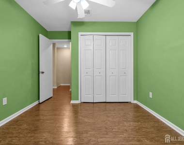 19 Delavan Court - Photo Thumbnail 27