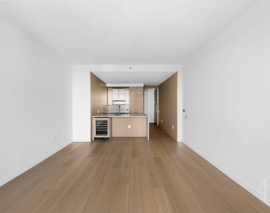 111 W 56th Street - Photo Thumbnail 12