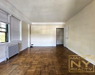 51-01 39th Avenue - Photo Thumbnail 3