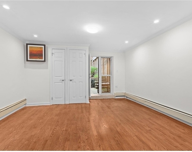 32 Hamilton Terrace - Photo Thumbnail 4