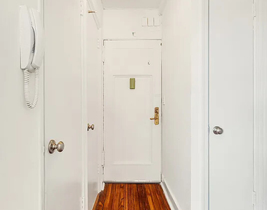 25 Tudor City Place - Photo Thumbnail 4