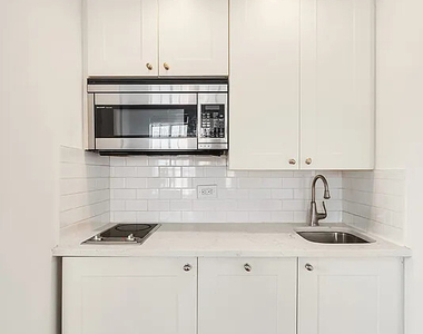 25 Tudor City Place - Photo Thumbnail 3