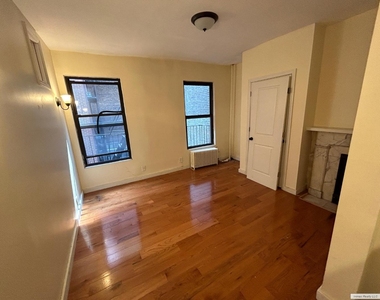 75 Lexington Avenue - Photo Thumbnail 2
