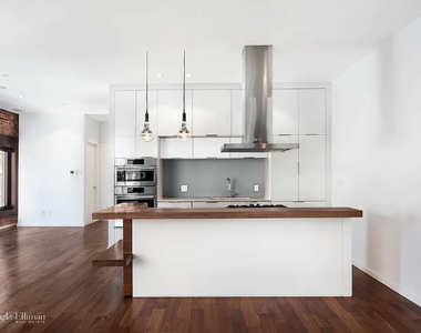 173 W Broadway - Photo Thumbnail 2
