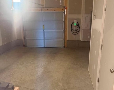 187 Anthem Street - Photo Thumbnail 4